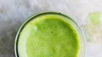 Simple Green Juice Recipe with Celery and Lemon Simple Green Juice Recipe with Celery and Lemon