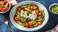 Italienische Pasta-Bowl mit Burrata selbst gemachtem Antipasti-Gemüse & Basilikum-Pesto Italienische Pasta-Bowl mit Burrata selbst gemachtem Antipasti-Gemüse & Basilikum-Pesto