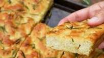 Roasted Garlic & Rosemary Vegan Focaccia Bread Roasted Garlic & Rosemary Vegan Focaccia Bread
