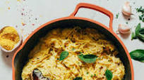 Spaghetti Squash Pasta with Garlicky Alfredo Sauce Spaghetti Squash Pasta with Garlicky Alfredo Sauce