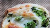 Broccoli Alfredo Pinwheel Broccoli Alfredo Pinwheel