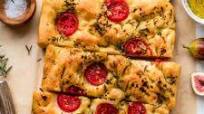 Easy Homemade Focaccia Recipe (No Knead + Vegan!) Easy Homemade Focaccia Recipe (No Knead + Vegan!)