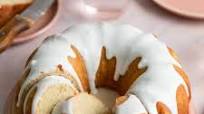 Easy and Moist Vanilla Bundt Cake Easy and Moist Vanilla Bundt Cake