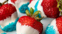 Easy Chocolate Covered Red, White, And Blue Strawberries Easy Chocolate Covered Red, White, And Blue Strawberries