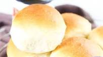 Pan de Coco (Honduran Coconut Bread) Pan de Coco (Honduran Coconut Bread)