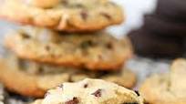 Oreo Stuffed Chocolate Chip Cookies Recipe Oreo Stuffed Chocolate Chip Cookies Recipe