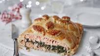 Salmon en croute with spinach and almonds Salmon en croute with spinach and almonds