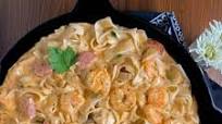 Creamy Cajun Shrimp and Sausage Alfredo Pasta w/ Cream Cheese Creamy Cajun Shrimp and Sausage Alfredo Pasta w/ Cream Cheese