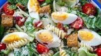 Caesar Pasta Salad With Boiled Eggs & Crispy Bacon (Instant Pot & Stovetop) Caesar Pasta Salad With Boiled Eggs & Crispy Bacon (Instant Pot & Stovetop)