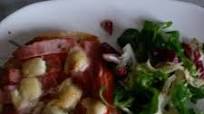 Bruschetta tomate, chèvre et jambon cru Bruschetta tomate, chèvre et jambon cru