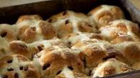 Hot cross buns with macadamias and cranberries Hot cross buns with macadamias and cranberries