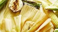 Tamales de elote con rajas y queso Tamales de elote con rajas y queso