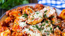 Cheese Tortellini with Meat Sauce Cheese Tortellini with Meat Sauce