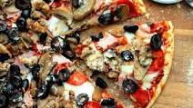 Easy Traditional Pizza with Homemade Sauce Easy Traditional Pizza with Homemade Sauce