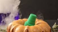 Halloween Pumpkin Bundt Cake Halloween Pumpkin Bundt Cake