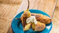 Chipotles rellenos de plátano macho Chipotles rellenos de plátano macho