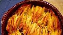 Roasted scalloped potatoes with garlic & rosemary Roasted scalloped potatoes with garlic & rosemary
