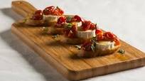 Bruschetta paillot de chèvre et tomates séchées Bruschetta paillot de chèvre et tomates séchées