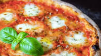 La pizza margherita (Recette réalisable à la maison) La pizza margherita (Recette réalisable à la maison)