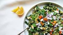Spinach and Quinoa Salad with Dried Apricots Spinach and Quinoa Salad with Dried Apricots
