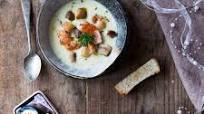 Potage Parmentier con Porcini Pesce e uova di salmone keta Potage Parmentier con Porcini Pesce e uova di salmone keta