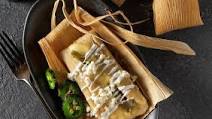 Tamales with Cheese and Jalapeño Tamales with Cheese and Jalapeño