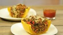 Turkey and Kale Stuffed Spaghetti Squash Boats with Savory Tomato Sauce Turkey and Kale Stuffed Spaghetti Squash Boats with Savory Tomato Sauce