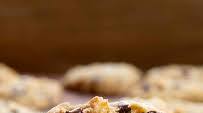Walnut Chocolate Chip Cookies {DoubleTree Copycat} Walnut Chocolate Chip Cookies {DoubleTree Copycat}