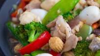 Chopsuey with Chicken and Broccoli Chopsuey with Chicken and Broccoli