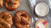 Bavarian Pretzels (Bretzels) Bavarian Pretzels (Bretzels)