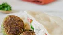 Falafel with Spicy Yogurt Sauce Falafel with Spicy Yogurt Sauce