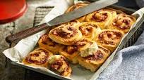 Ham and pineapple pizza scrolls Ham and pineapple pizza scrolls