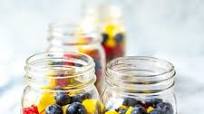 Healthy Fruit and Yogurt Parfaits {Meal Prep} Healthy Fruit and Yogurt Parfaits {Meal Prep}