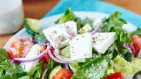 How To Make the Best Diner-Style Greek Salad How To Make the Best Diner-Style Greek Salad