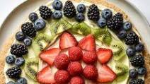 Fruit Pizza with Oat & Almond Butter Crust Fruit Pizza with Oat & Almond Butter Crust