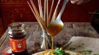 Chicken Pan-Fried Noodles (Gai See Chow Mein) Chicken Pan-Fried Noodles (Gai See Chow Mein)