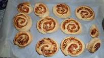 Ham, Pineapple and Cheese Pizza Scrolls recipe Ham, Pineapple and Cheese Pizza Scrolls recipe