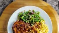 Caramelized Onion Pork Chop with Egg Noodles & Zesty Green Beans Caramelized Onion Pork Chop with Egg Noodles & Zesty Green Beans