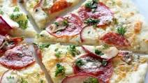 Italian Salami, Apple and Blue Cheese Pizza - a Gourmet Recipe Italian Salami, Apple and Blue Cheese Pizza - a Gourmet Recipe