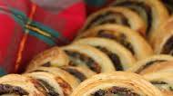 Spinach and Sundried Tomato Puff Pastry Pinwheels Spinach and Sundried Tomato Puff Pastry Pinwheels