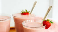 Simple Strawberry Smoothie Simple Strawberry Smoothie