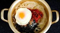 Korean noodle soup (Guksu) Korean noodle soup (Guksu)