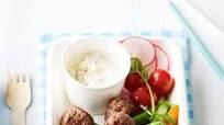 Meatballs and veggie sticks with fennel tzatziki Meatballs and veggie sticks with fennel tzatziki