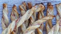 Strawberry & Cream Cheese Puff Pastry Sticks Strawberry & Cream Cheese Puff Pastry Sticks