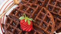 Chocolate Cake Mix Waffles (only 4 Ingredients) Chocolate Cake Mix Waffles (only 4 Ingredients)