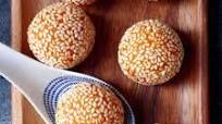 Sesame balls, the sweet potato version (红薯煎堆) Sesame balls, the sweet potato version (红薯煎堆)