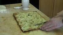 La video ricetta della focaccia genovese La video ricetta della focaccia genovese