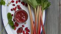 Strawberry-Rhubarb Honey Jam Recipe (sugar-free) Strawberry-Rhubarb Honey Jam Recipe (sugar-free)