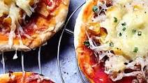 Mini pizza express with tuna and corn Mini pizza express with tuna and corn