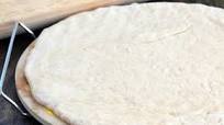 Quick & Easy Pizza Dough {No Knead, No Rise} Quick & Easy Pizza Dough {No Knead, No Rise}
